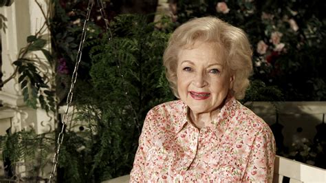 actress white|Betty White has died, just weeks before her 100th。